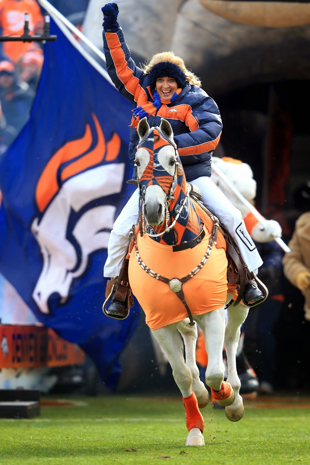 Children 4 Horses: Meet Thunder the Broncos Mascot