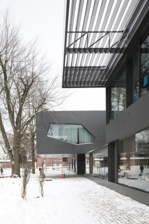 arquitectura zona cero: ESCUELA ALEMANA / AUGUSTIN UND FRANK ARCHITEKTEN