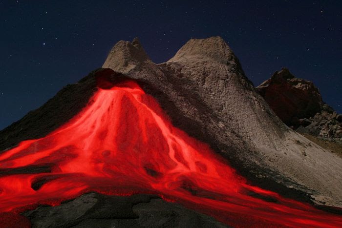 Beautiful Photographs: Volcano Erruptions and Lava Flows