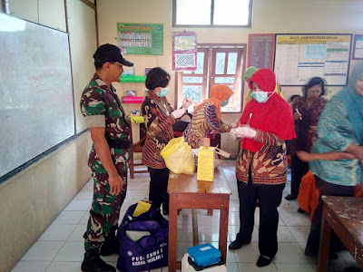 BABINSA KEL. PLUMBUNGAN PANTAU IMUNISASI MR