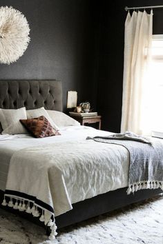 My Sweet Savannah: ~dark bedroom walls~