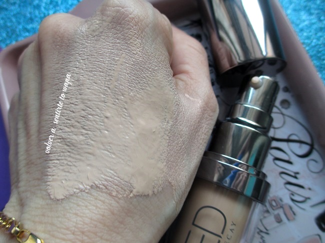 Base de maquillaje Naked Skin Liquid Foundation Make Up de Urban Decay - Review & Swatches