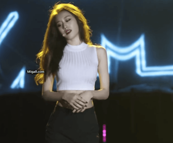 어필하는 티아라 지연 몸매