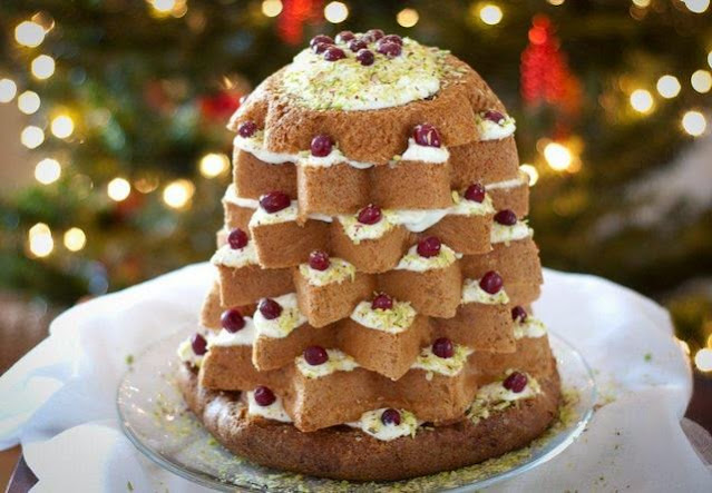 Χριστουγεννιάτικα δέντρα στο τραπέζι