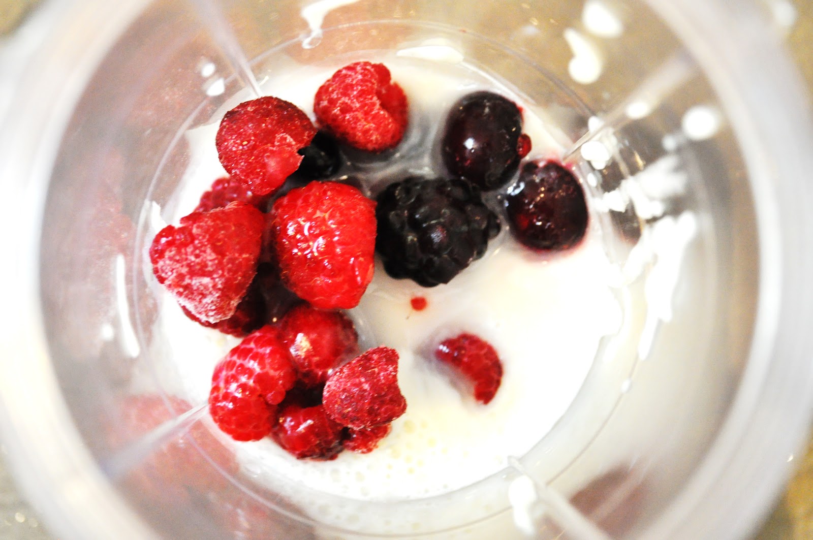 Tosakanth's Stuff Mixed Berry, Yogurt & Lemon Smoothie