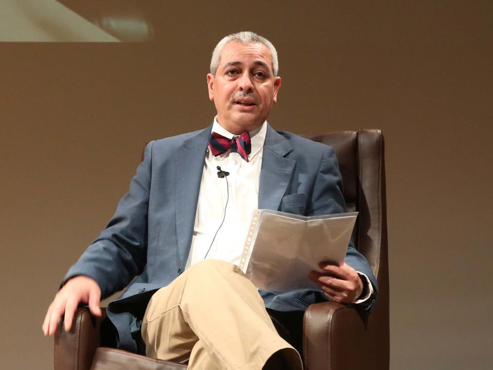 El Blog de Elga Reátegui (entrevistas) Eduardo Benavides “De alguna forma vivir en