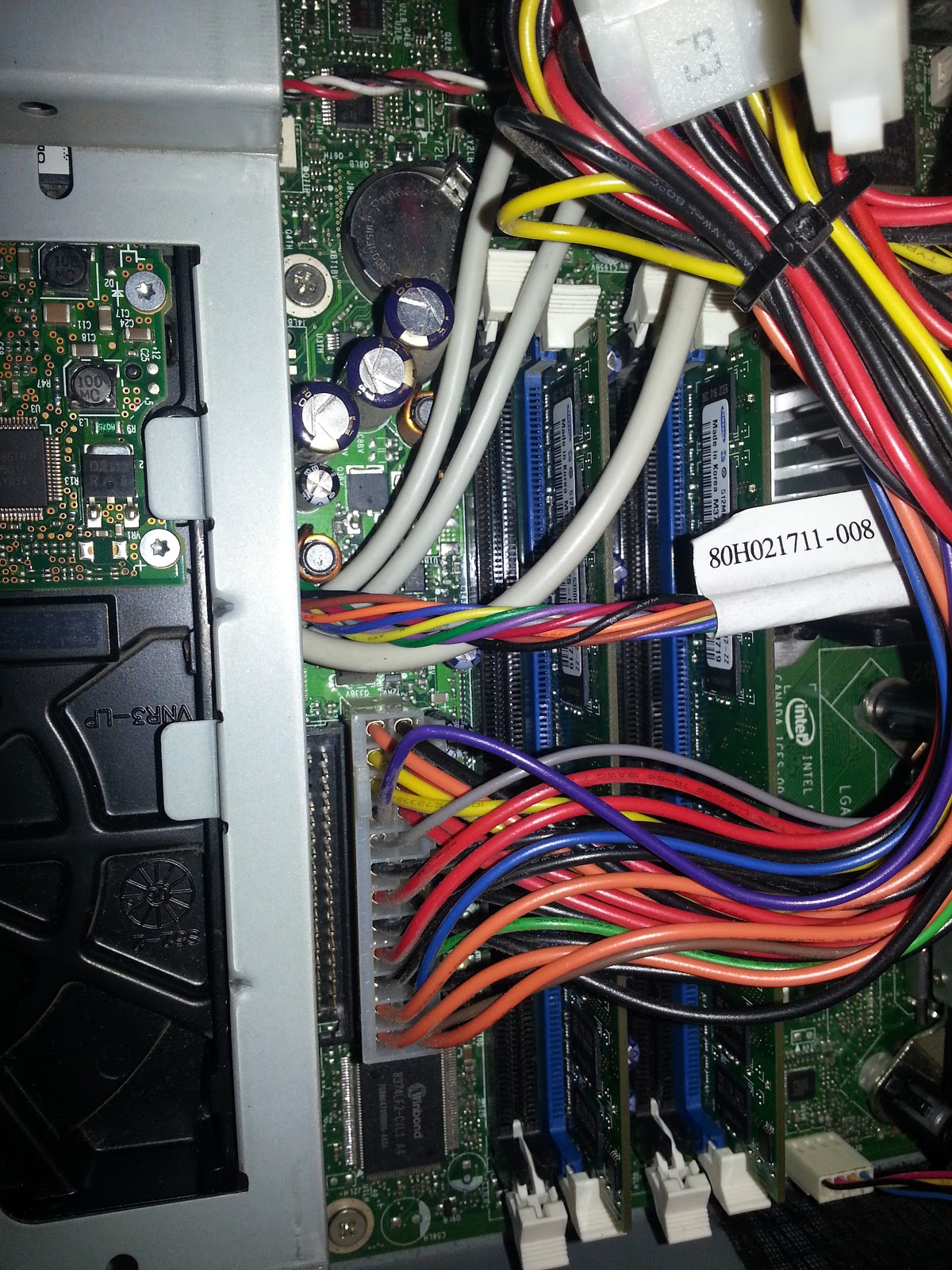 Bit by Bit Computer How to connect CDDVD drive to your computer?