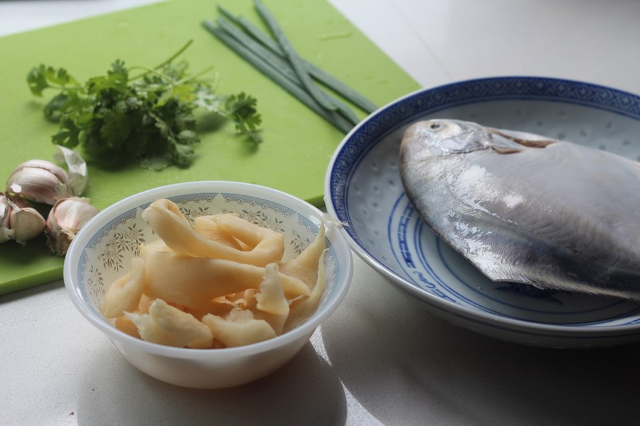 Nasi Lemak Lover Steamed Fish with Preserved Radish 菜脯蒸鱼