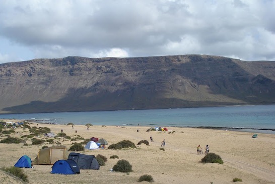 Lanzarote-Playa+del+salado-+en-la-graciosa.jpg