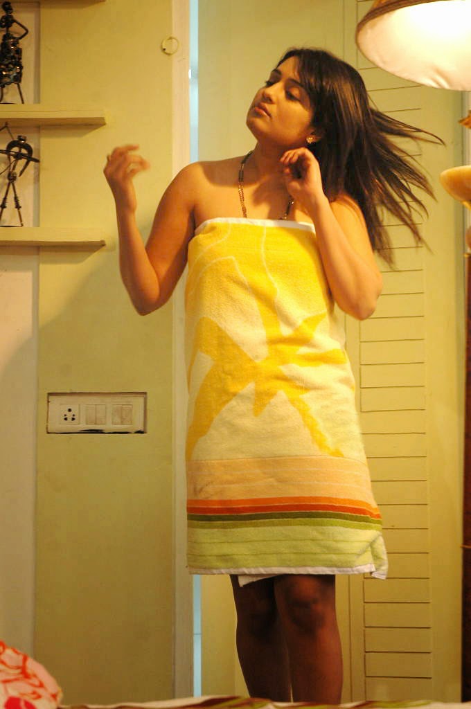 Hot South Indian Actress In Towel — Entertainment