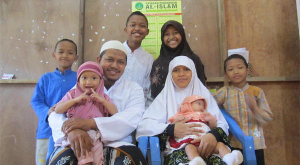 Rumah Tangga Bahagia Bukan Dilihat Dari Seberapa Besar Gaji Suami, Tapi Seberapa Besar Tanggung Jawab Suami Rumah Tangga Bahagia Bukan Dilihat Dari Seberapa Besar Gaji Suami, Tapi Seberapa Besar Tanggung Jawab Suami