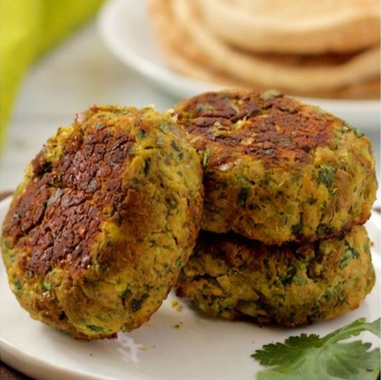 EASY BAKED FALAFEL AND TAHINI SAUCE #vegan #vegetarian EASY BAKED FALAFEL AND TAHINI SAUCE #vegan #vegetarian