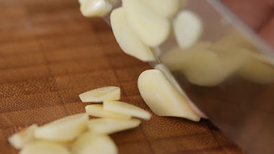 Trị Mụn Bằng Tỏi Tri Mun Bang Toi