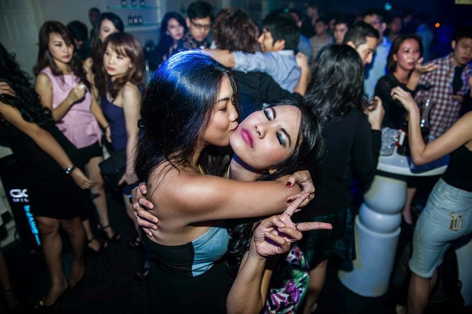 Sex At Nightclubs 107