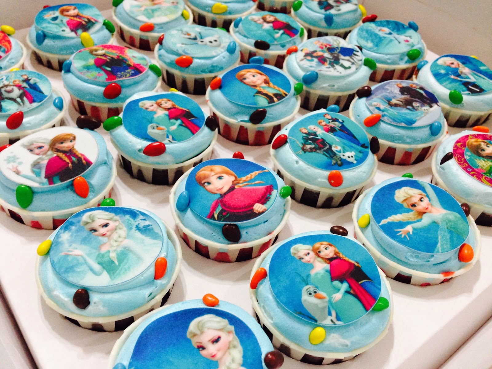 ninie cakes house Frozen Cupcakes Theme( Choc moist and red velvet