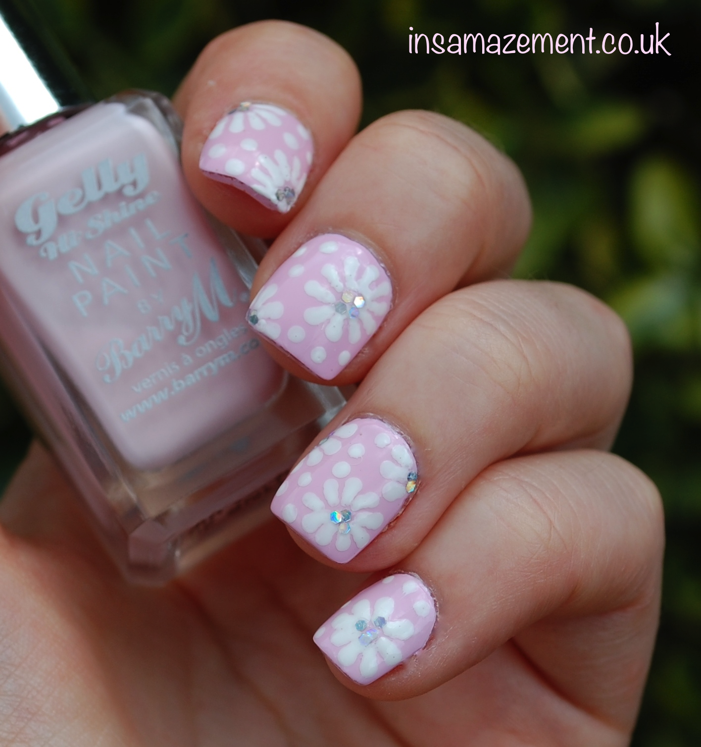 In SAMazement Subtle Summer Floral Nail Art