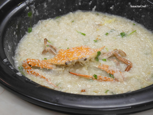 Look how beautiful our Signature Seafood Crab Porridge turned out at the end of our meal!