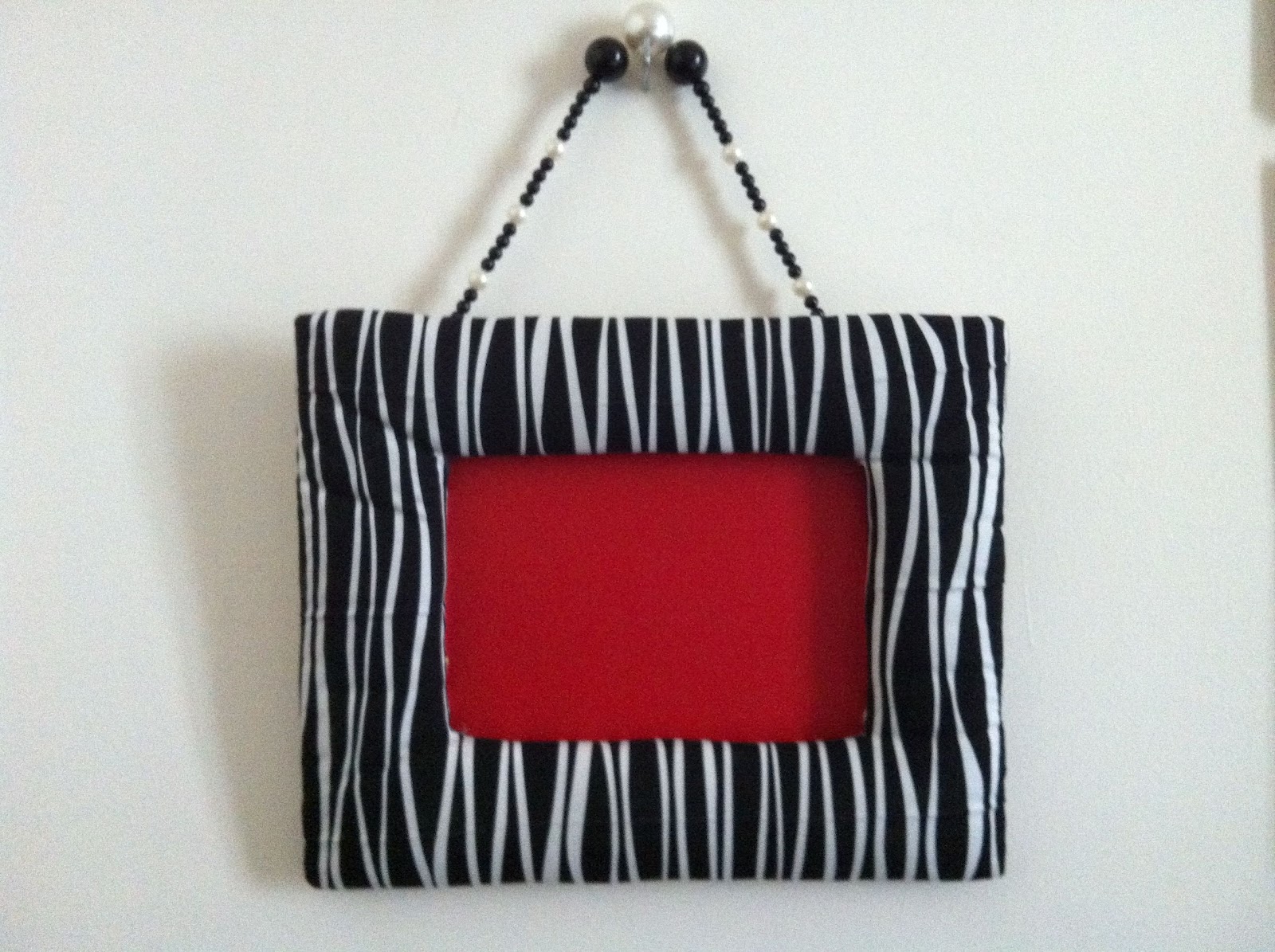 Le Monde de Laura: CADRES ORIGINALS ET SURTOUT FAITS MAISON