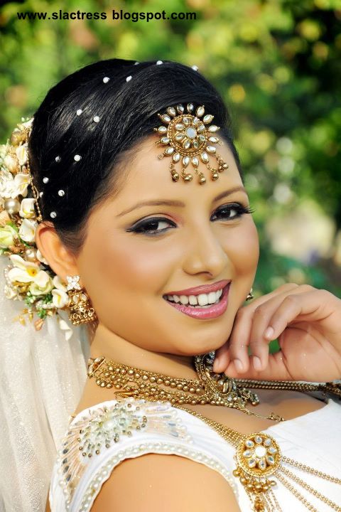 srilankan actress picture gallery: Jayani Chathurangika