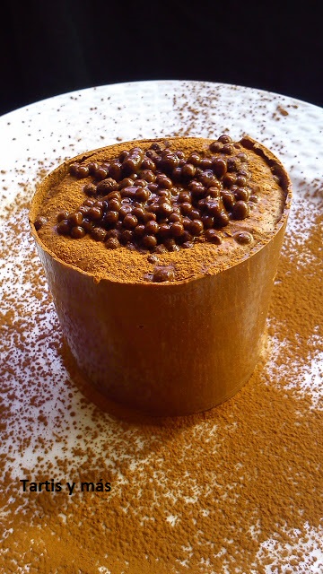 Mousse de chocolate nuclear (con agua) con caviar de chocolate - Tartis y más