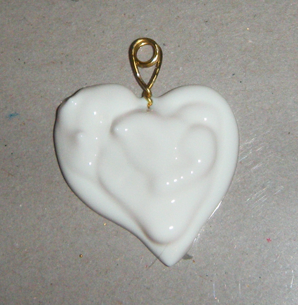 ArtGlitterBlog: Beading Heart Pendant by Emily M. Miller