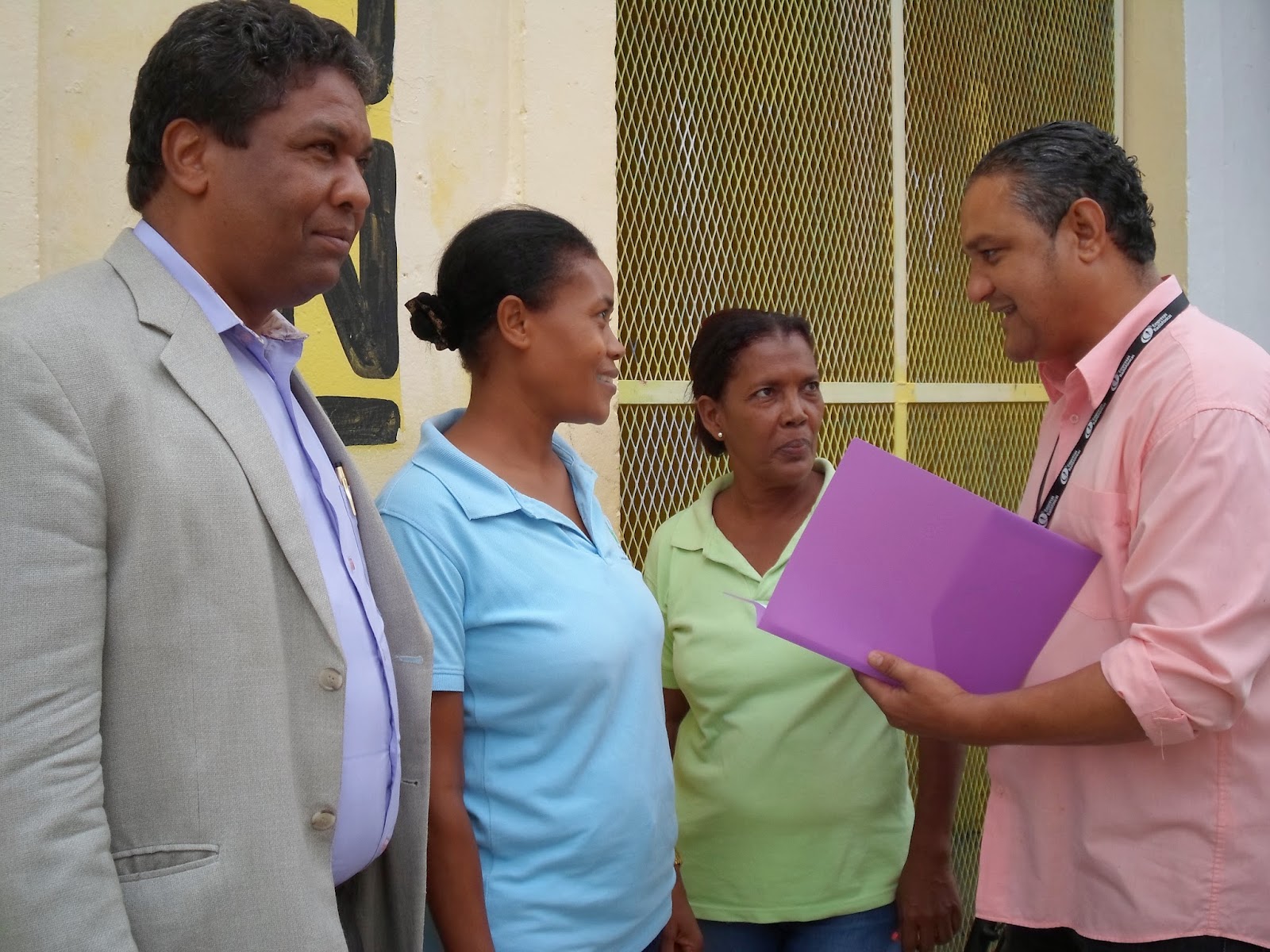 Precandidato a síndico Tito J. Vargas arranca Cara a Cara en los barrios de Barahona con gran éxito 