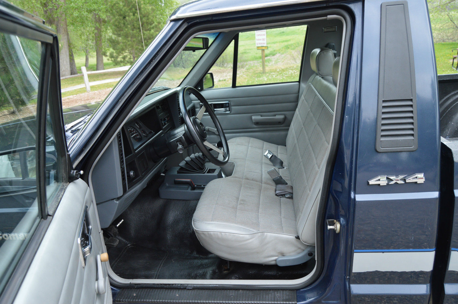 1991 Jeep Comanche SPORT 4x4 Rare Truck For Sale on Ebay. 