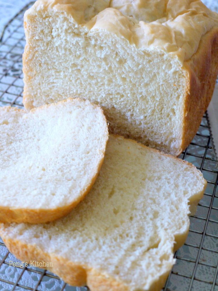 Peng's Kitchen Basic White Bread (Bread Machine)
