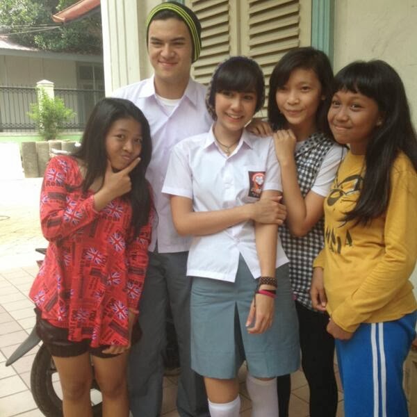 Ocean Blue: SINETRON: Cinta Bersemi DiPutih Putih Abu-Abu Season 2 The