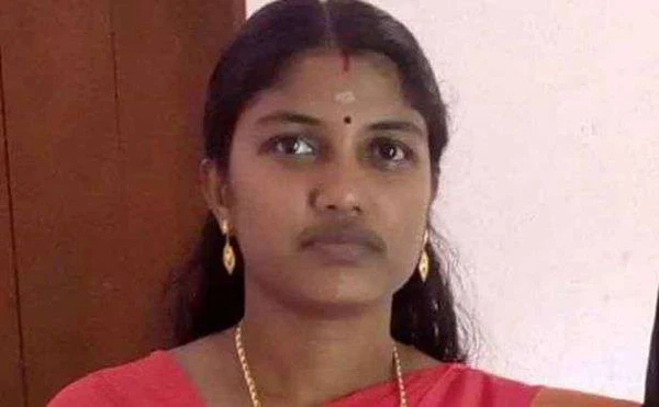 Teacher dies after scooter accident, Teacher, News, Local-News, Teacher, Dead, Obituary, Accidental Death, Kerala