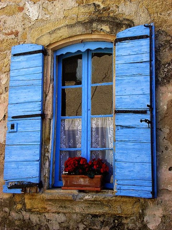 Shutters in wood &#8211; protection and style!