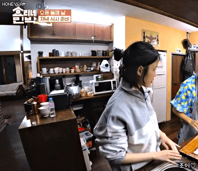 효리네민박 3화 아이유(섹시가수 이지은).gif | 인스티즈