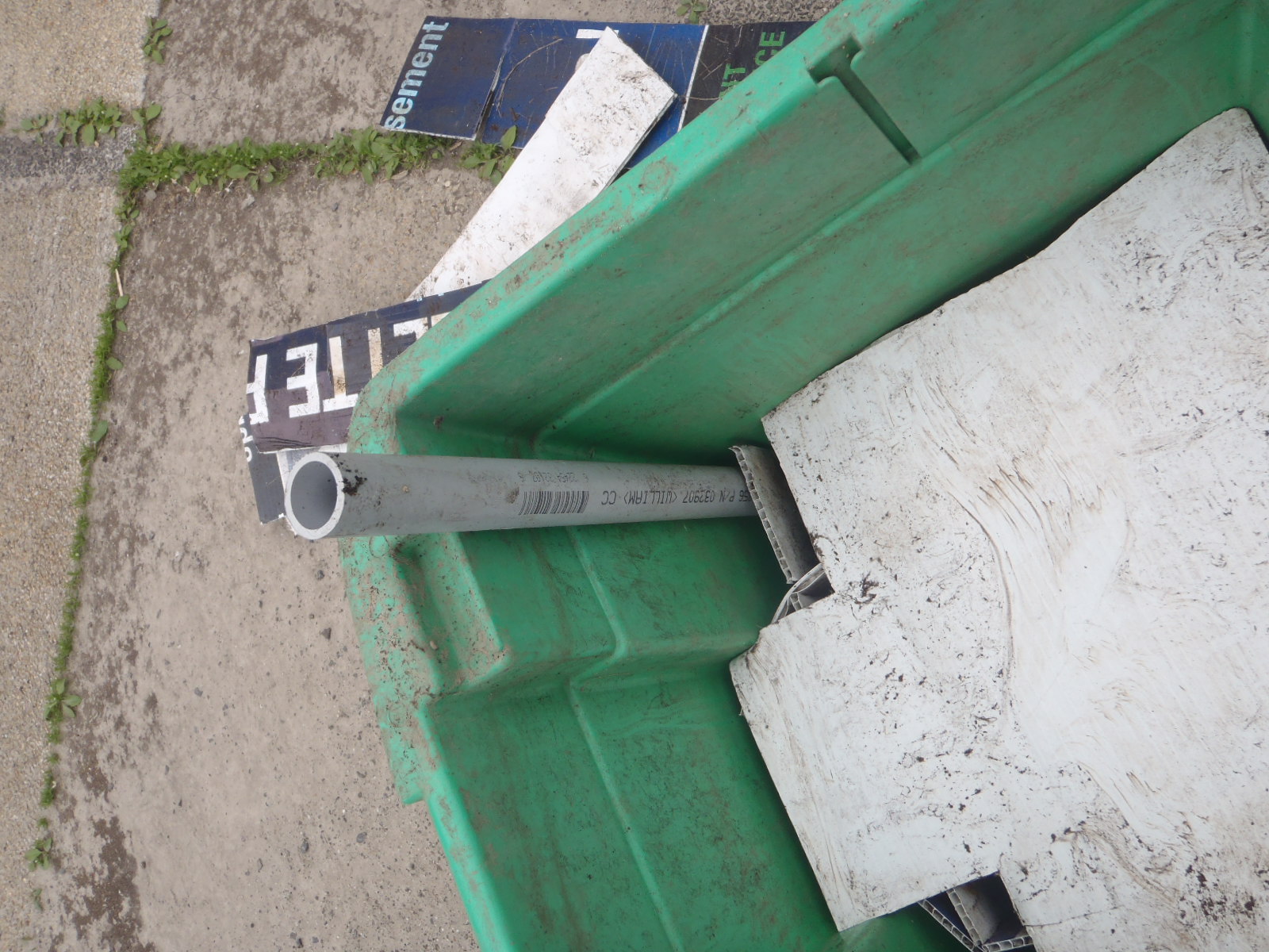 Campus Crops Step by step how to make your own selfwatering container