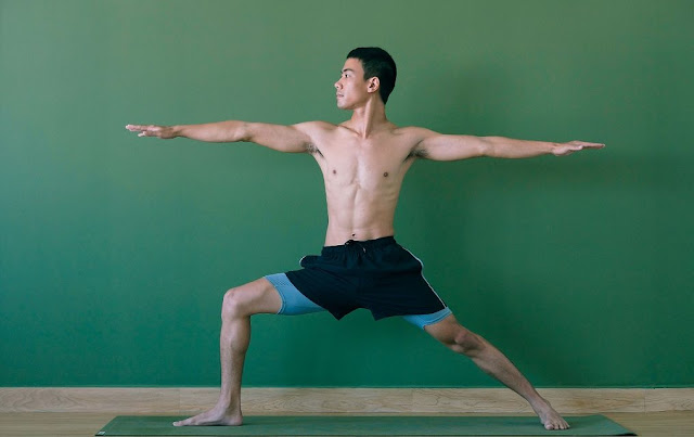 Yoga tư thế chiến binh - bí quyết giảm cân hiệu quả