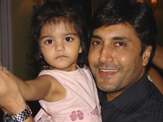 Adnan Siddiqui with his daughter