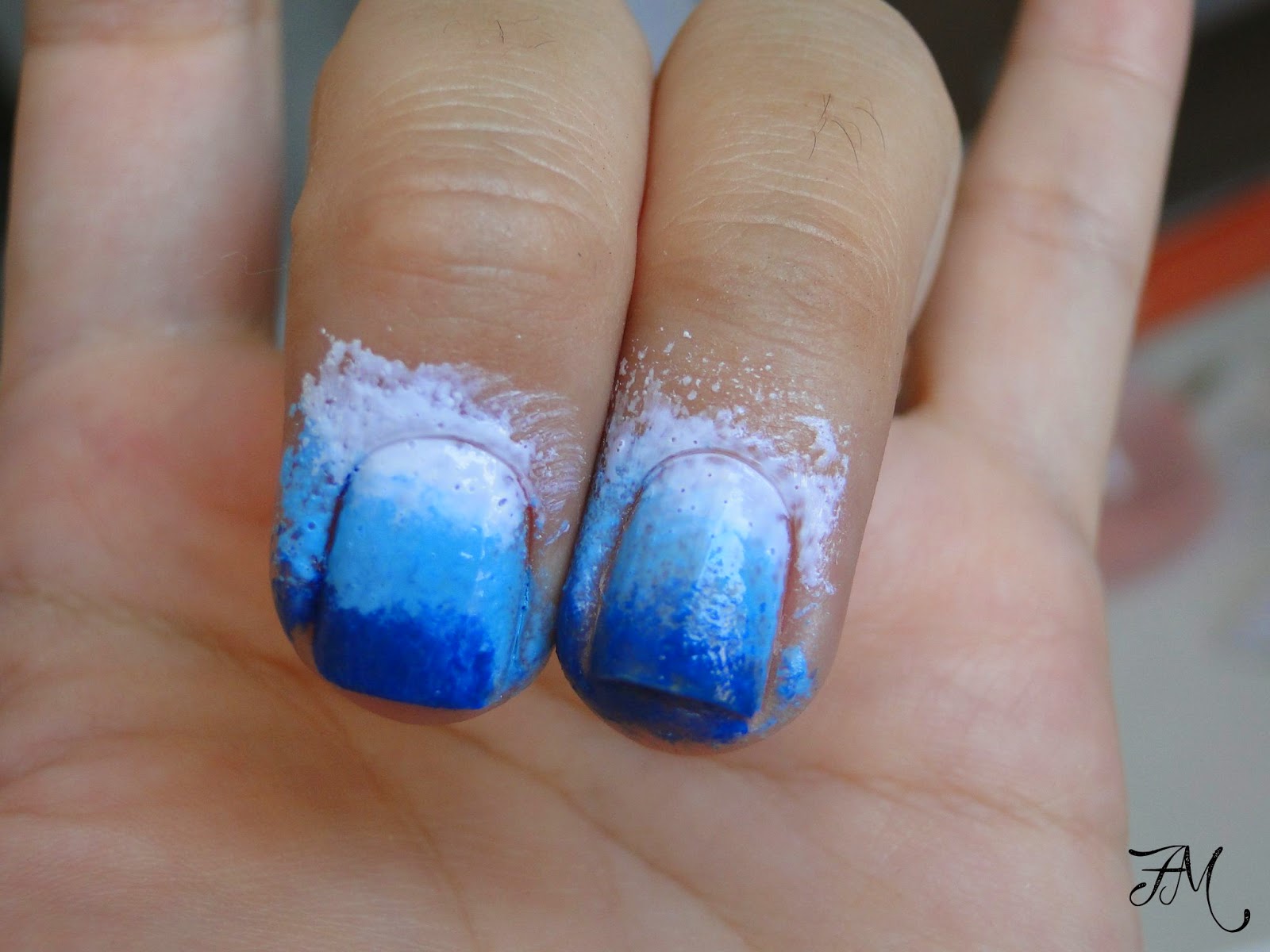 Febre de Make: Tutorial: Unhas Degradê com Esponja