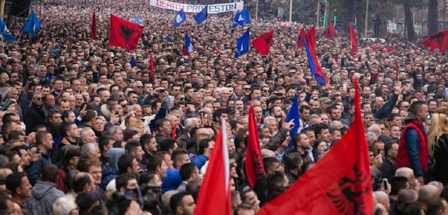 Η αλαζονική πολιτική της Αλβανίας θα γυρίσει μπούμερανγκ