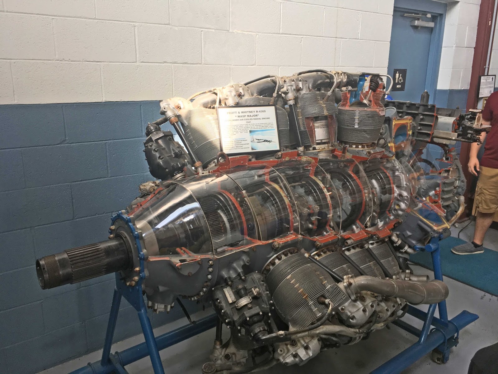 28 Цилиндровый двигатель Pratt Whitney aircraft engine