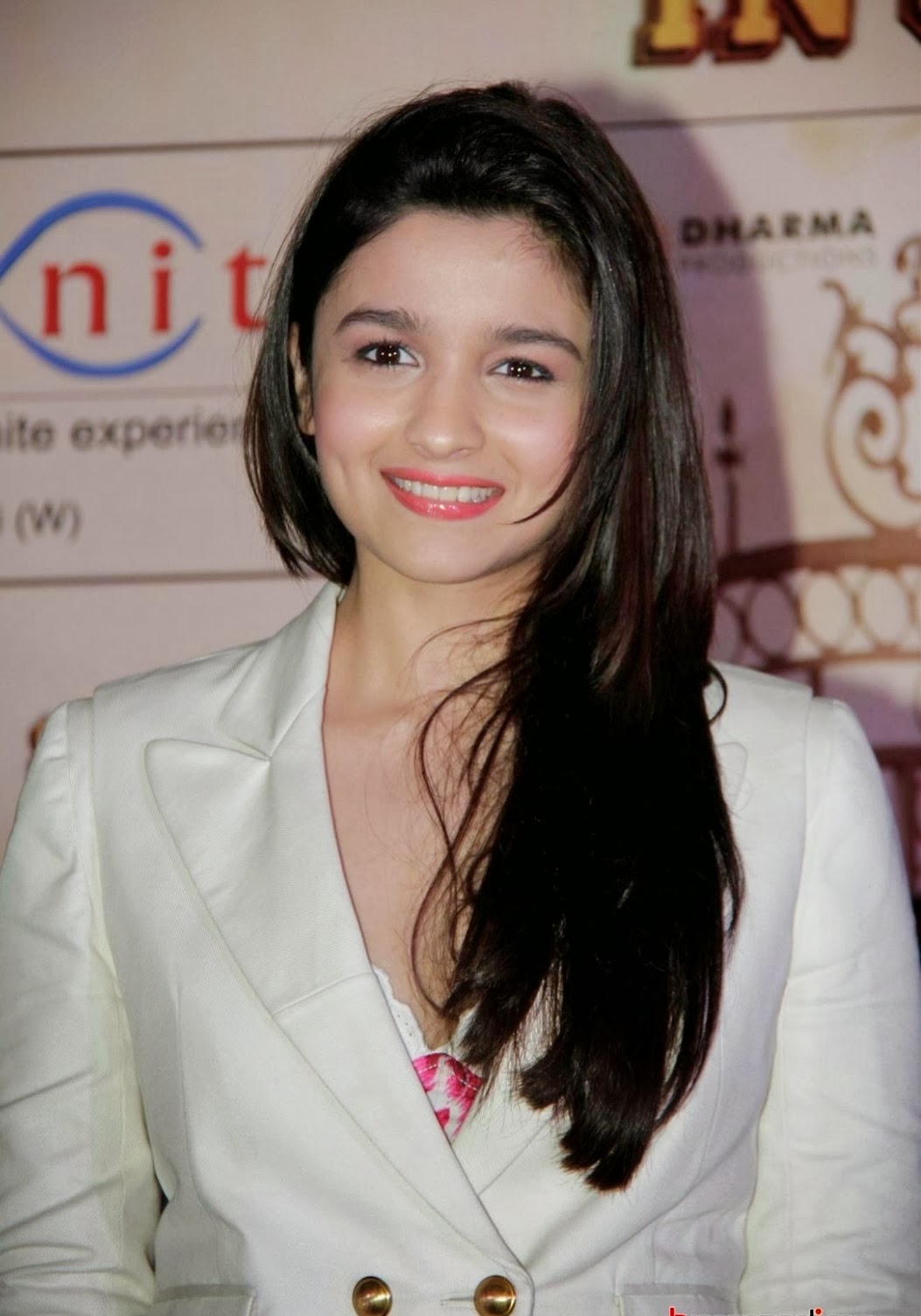 Latest Celebrity Photos Alia Bhatt Cute Picture