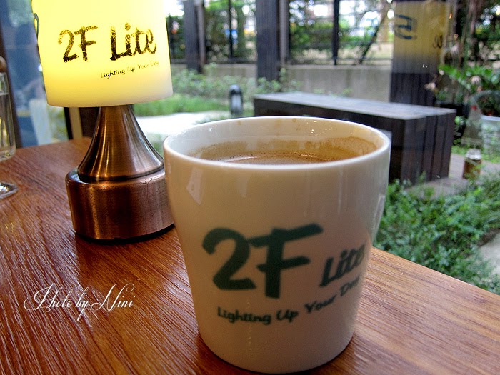 【台北內湖區】2F Lite 貳拂咖啡。已轉型為貳樓餐廳重新開幕