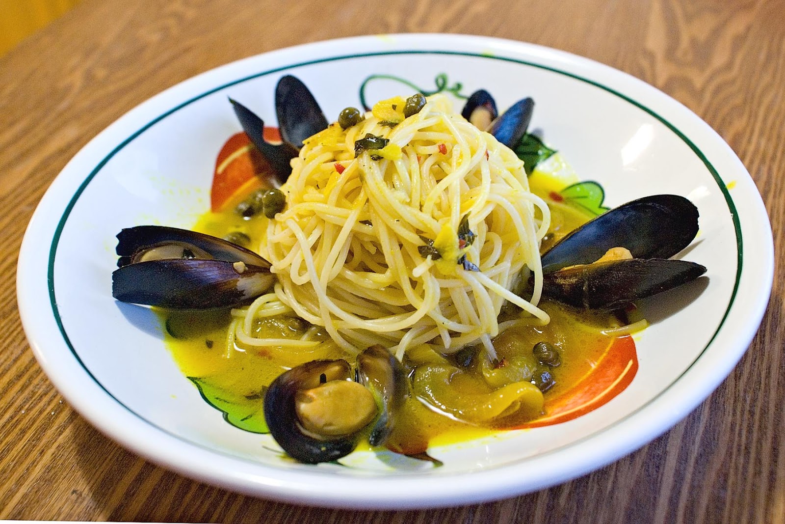 The Hungry Lovers Mussels in SaffronWhite Wine Sauce