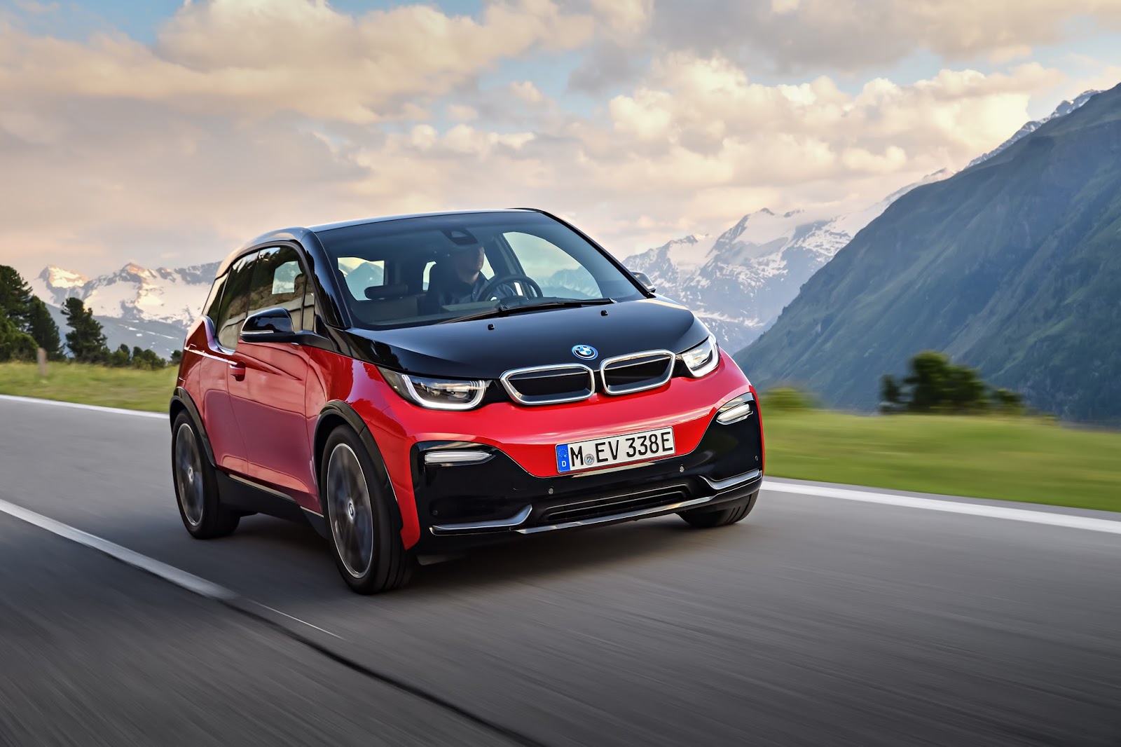 The BMW I3 Leads Way To A New Era Of Mobility It Is Recognized Worldwide As Symbol Technology Sustainability And Intelligent Connectivity In