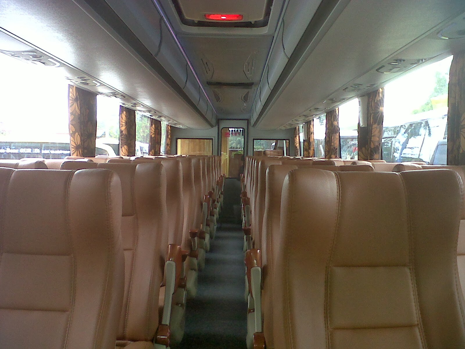 Mewah dan Nyaman: Sensasi Berwisata dengan Bus Pariwisata Banyuwangi Kamar Tidur