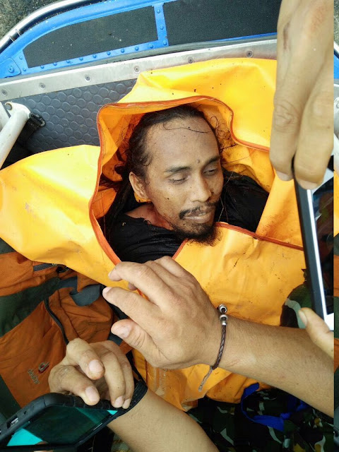Foto Penampakan Jenazah yang Diduga Santoso Teroris Yang Selama Ini Diburu TNI Foto Penampakan Jenazah yang Diduga Santoso Teroris Yang Selama Ini Diburu TNI