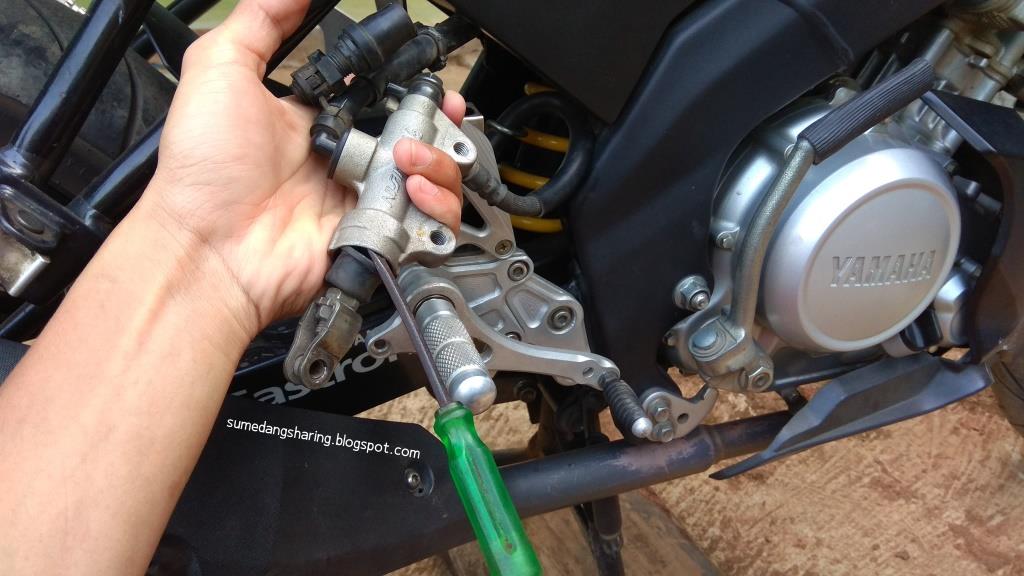 √ Cara Memperbaiki Master Rem Belakang Vixion, Bongkar Yuk