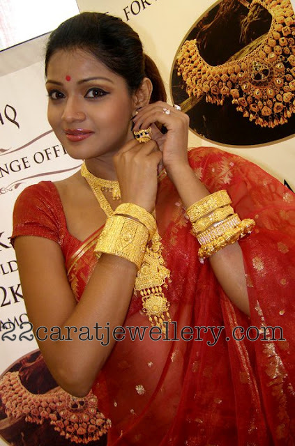 Bengali Model In Traditional Gold Plain Jewelry Jewellery Designs