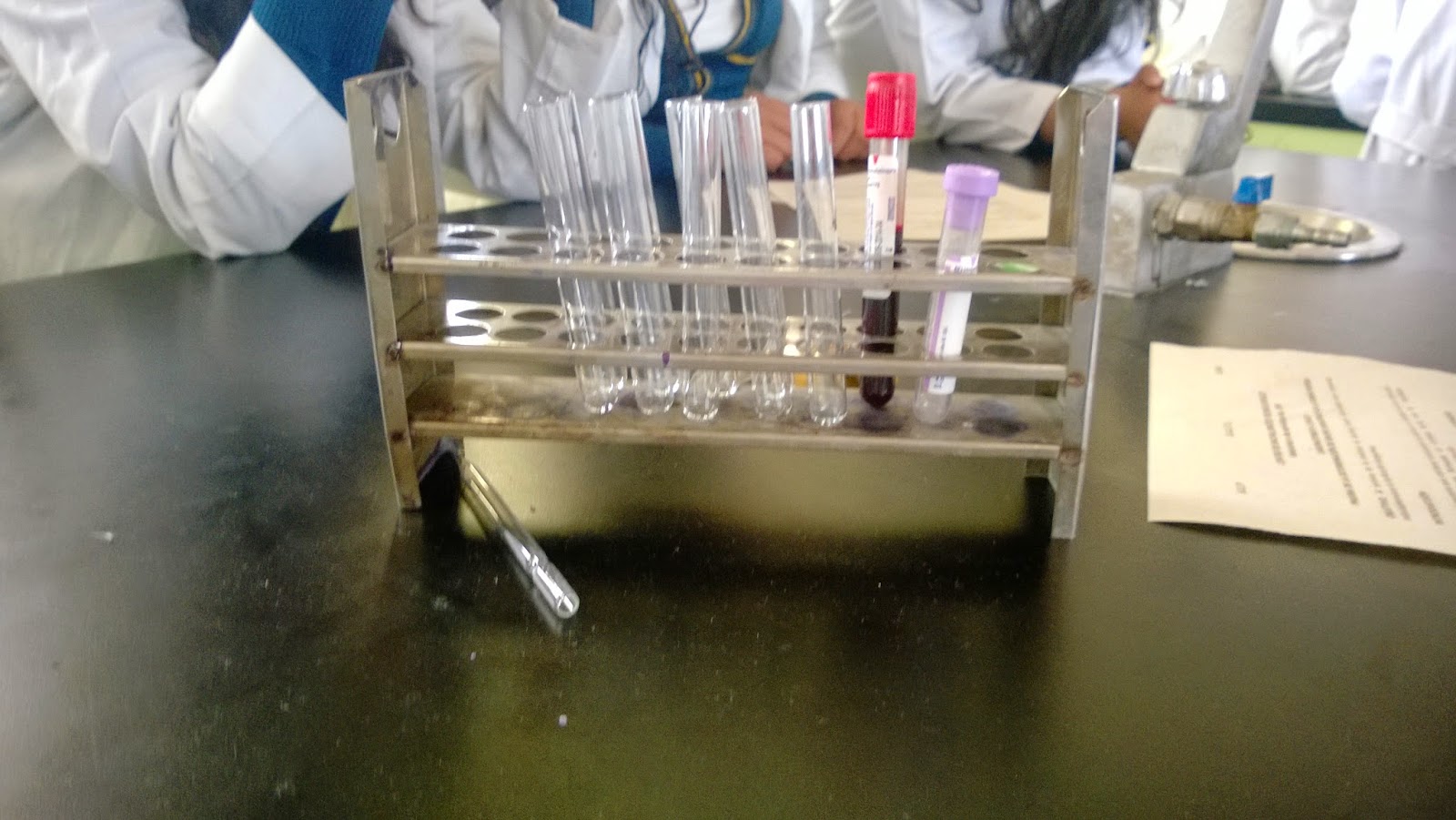 DETERMINACIÓN DE GRUPO SANGUÍNEO