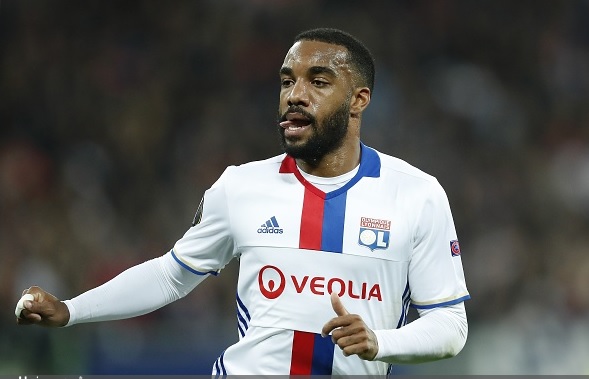 Arsenal set to complete Alexandre Lacazette’s club record deal