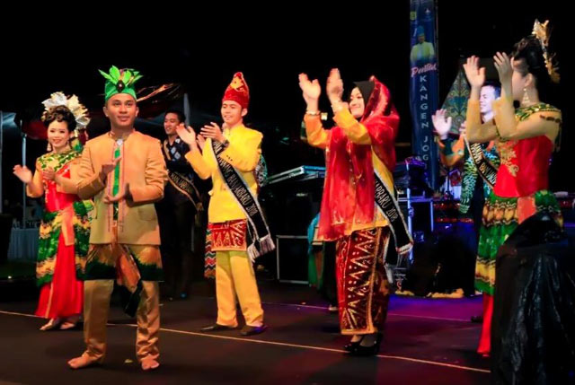 Bidik Wisatawan Luar, Nadjmi Launching Kalender Event Banjarbaru 2019 di Jogja Launching kalender event Banjarbaru tahun 2019 berbeda. Lokasinya tidak di Kota Idaman. Namun digelar di Daerah Istimewa Yogyakarta, Jawa Tengah.