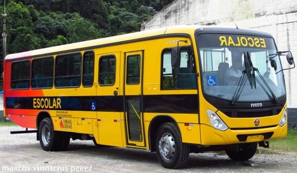 ônibus escolar ao extremo Passando pelos ATOLEIROS! 